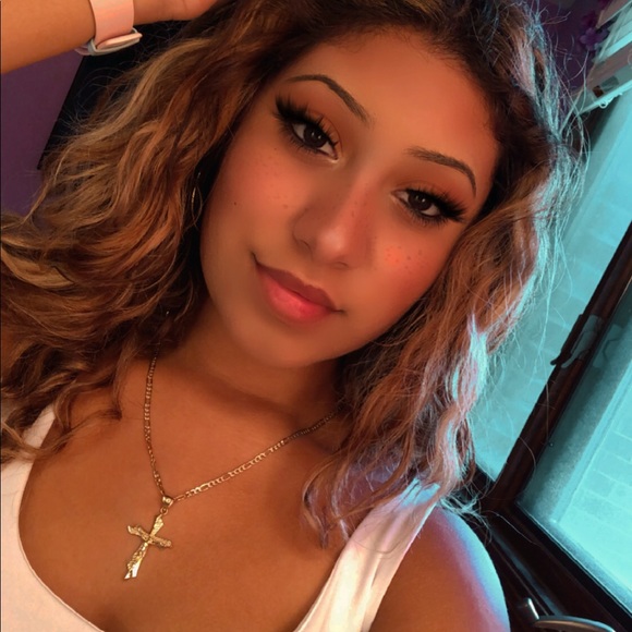 Meet your Posher, Bianca - Picture 1 of 1